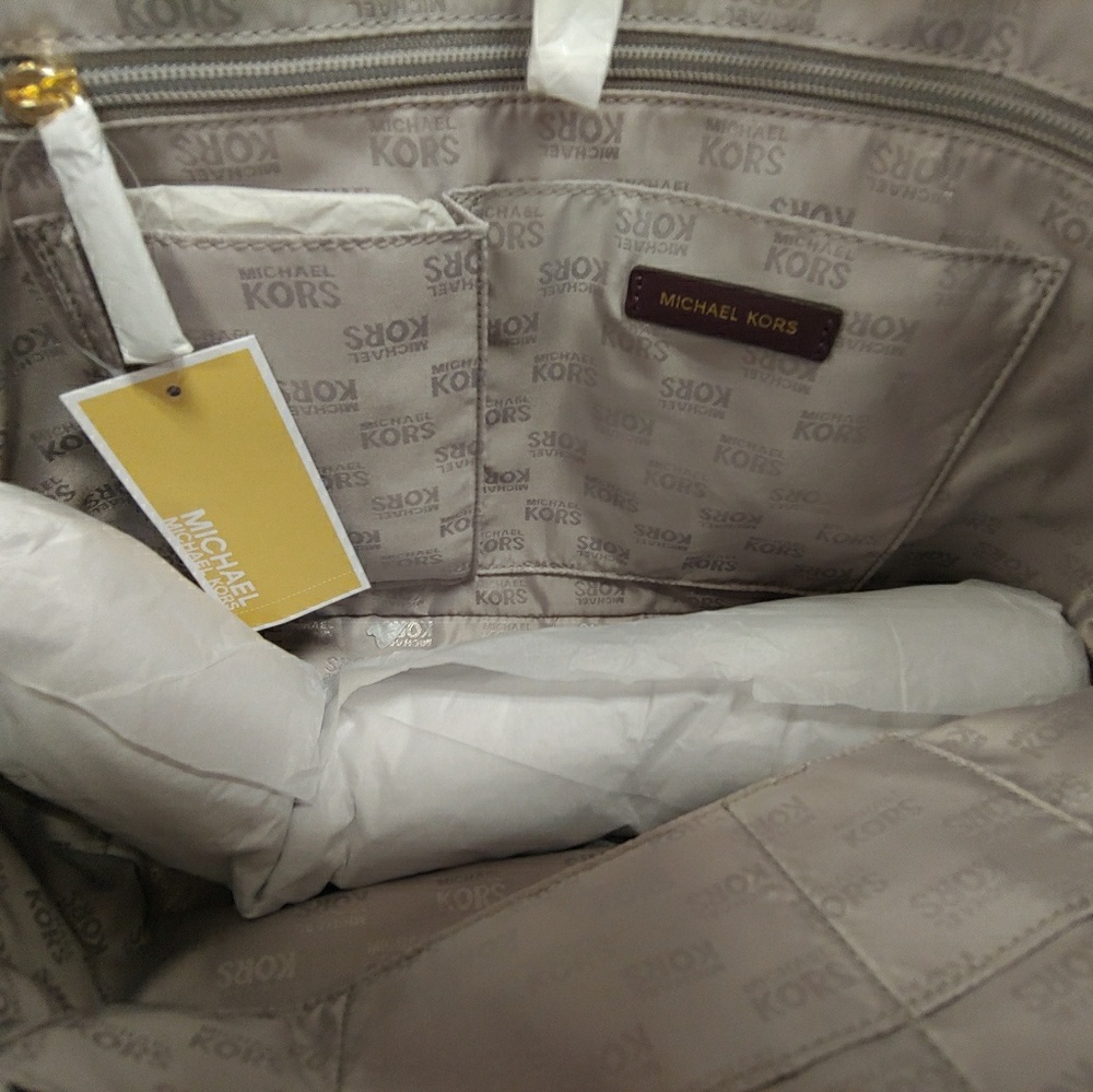 Michael kors purse